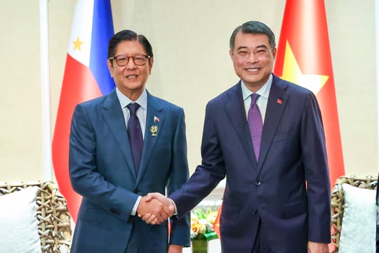 Thủ tướng Lê Minh Hưng tiếp xúc song phương với các nhà Lãnh đạo ASEAN
