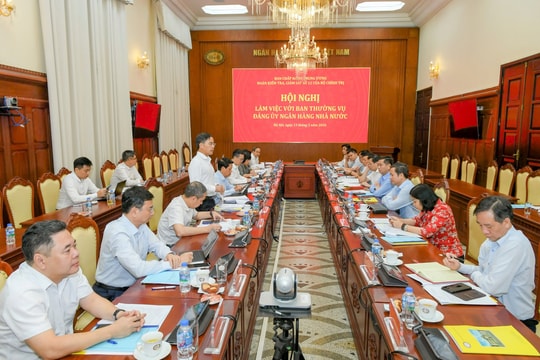 Đoàn Kiểm tra, giám sát số 12 của Bộ Chính trị làm việc với Ban Thường vụ Đảng ủy Ngân hàng Nhà nước Việt Nam