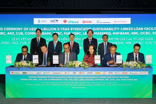 VPBank cùng 15 định chế tài chính quốc tế ký kết khoản vay hợp vốn liên kết bền vững đầu tiên trị giá 1,44 tỷ USD