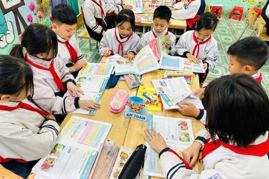 Học sinh toàn quốc được miễn phí sách giáo khoa từ năm học 2029 - 2030