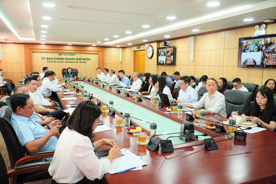 Tiếp tục hoàn thiện Luật Chứng khoán, thúc đẩy nâng hạng thị trường và phát triển tài sản mã hóa