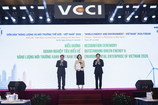 Carlsberg Việt Nam nhận giải thưởng "Doanh nghiệp Tiêu biểu về Năng lượng Xanh và Môi trường Việt Nam 2026"