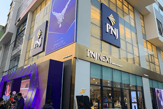 Cổ phiếu PNJ bất ngờ tăng trần sau 4 phiên giảm sàn
