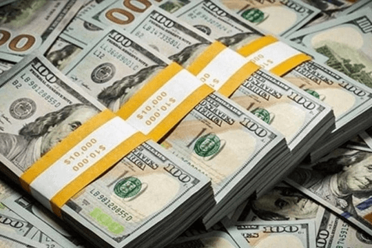 Vàng thế giới giảm mạnh, USD Index neo quanh 99,7