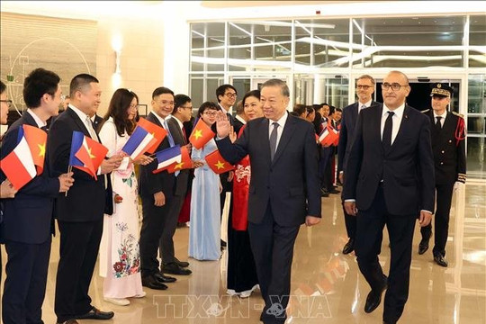 Tổng Bí thư, Chủ tịch nước Tô Lâm bắt đầu thăm chính thức Cộng hòa Pháp và dự Hội nghị Thượng đỉnh Không gian vũ trụ tại Paris