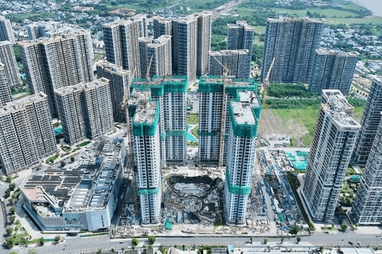 Hạ giá đất, giá nhà có giảm theo?