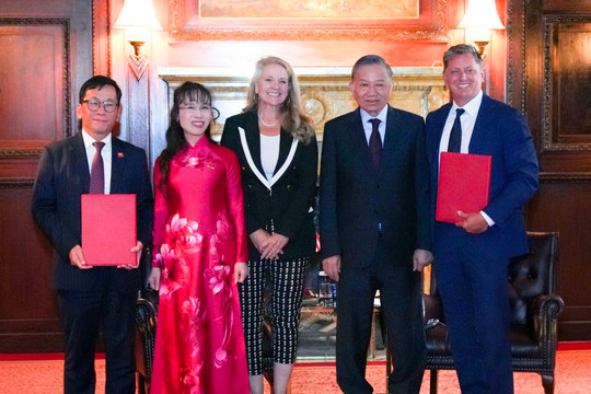 Vietjet ký kết với Starlink đưa internet tốc độ cao lên các chuyến bay toàn cầu của Hãng