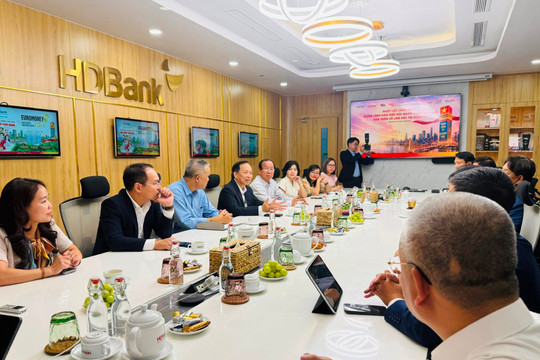 Đoàn công tác Hiệp hội Ngân hàng Việt Nam thăm và làm việc với một số tổ chức hội viên tại TP. Hồ Chí Minh