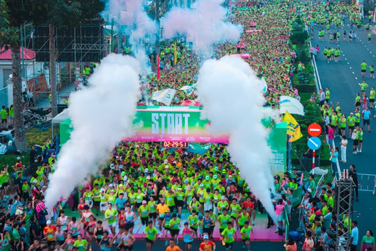 Hàng chục nghìn runner thi đấu ấn tượng tại VPBank Đất Sen Hồng Music Marathon 2026