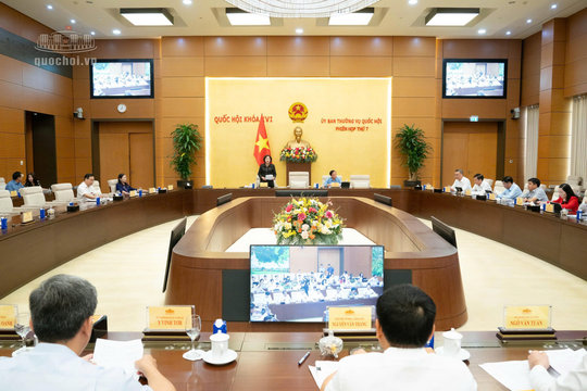 Ủy ban Thường vụ Quốc hội: Làm rõ tính khả thi của mục tiêu tăng trưởng 2 con số