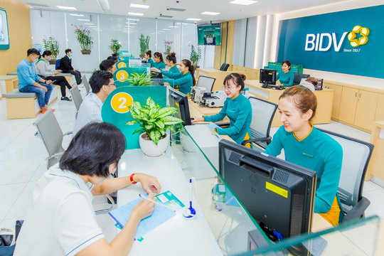Ngân hàng giảm lãi suất hỗ trợ doanh nghiệp, tiếp sức tăng trưởng kinh tế