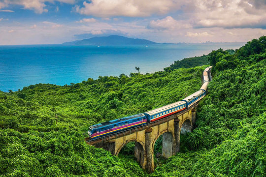 Từ những chuyến tàu đẹp nhất thế giới đến hành trình kết nối di sản miền Trung