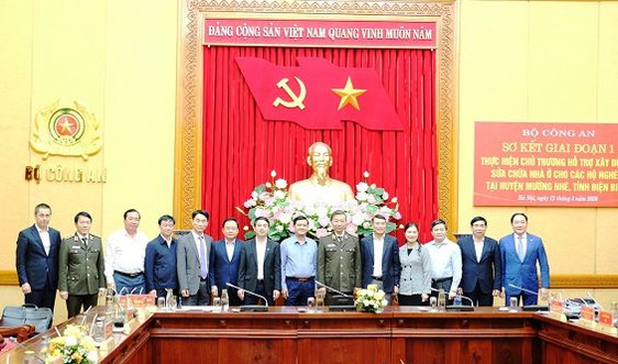Vietcombank trao 10 tỷ đồng hỗ trợ kinh phí xây dựng, sửa chữa nhà ở cho 200 hộ nghèo tại huyện Mường Nhé, tỉnh Điện Biên