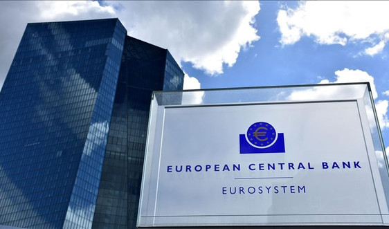Không hạ lãi suất, ECB công bố các biện pháp kích thích nhằm ngăn chặn ảnh hưởng dịch Covid-19