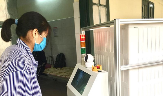 Kỹ sư Việt Nam chế tạo robot vận chuyển trong các khu vực cách ly 