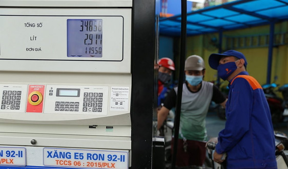 Giá xăng, dầu tiếp tục giảm
