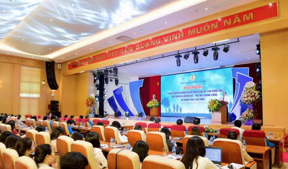 Công đoàn Ngân hàng Việt Nam tuyên truyền chính sách pháp luật cho lao động nữ