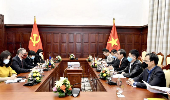 Phó Thống đốc Nguyễn Kim Anh tiếp xã giao Đại diện thường trú IMF tại Việt Nam và Lào
