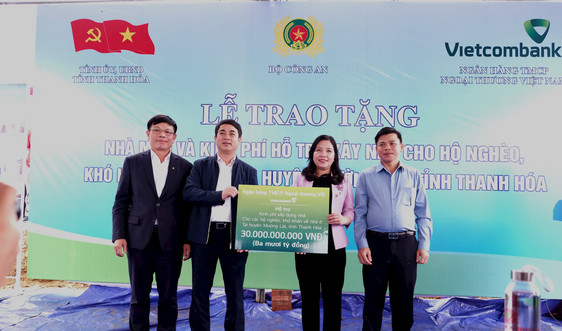 Vietcombank hỗ trợ 30 tỷ đồng xây nhà cho hộ nghèo ở Mường Lát, Thanh Hóa
