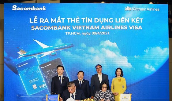 Sacombank  ra mắt sản phẩm thẻ tín dụng liên kết với Vietnam Airlines
