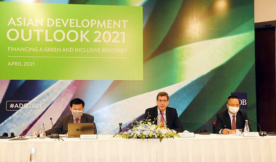 ADB dự báo kinh tế Việt Nam tăng trưởng 6,7% trong năm 2021