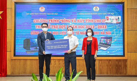 CMC trao tặng 3.600 máy tính bảng cho học sinh khó khăn