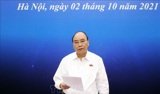 Chủ tịch nước Nguyễn Xuân Phúc tiếp xúc cử tri doanh nghiệp TP. Hồ Chí Minh