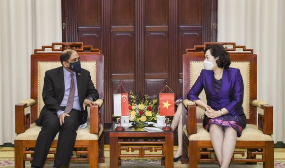 Thống đốc Nguyễn Thị Hồng tiếp Đại sứ Singapore tại Việt Nam