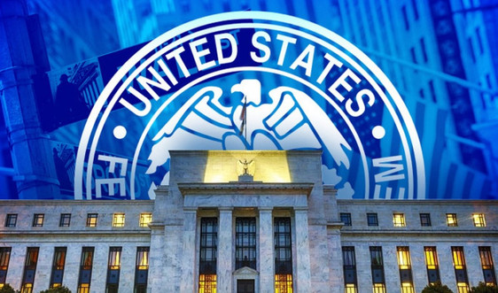 Fed cấm các quan chức của mình giao dịch cổ phiếu, trái phiếu và tiền điện tử