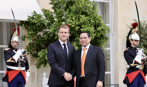 Thủ tướng Phạm Minh Chính hội kiến Tổng thống Pháp  Emmanuel Macron