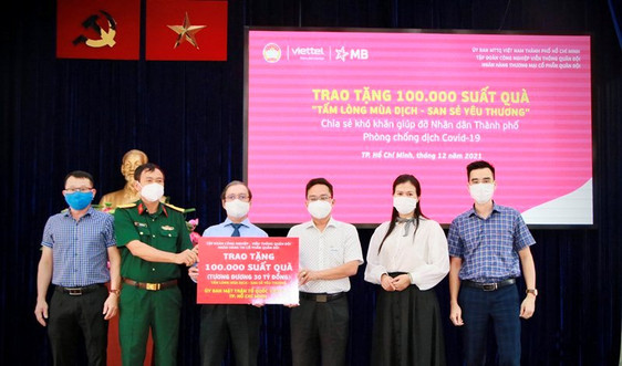 MB và Viettel tặng 100.000 suất quà tới người dân TP. Hồ Chí Minh