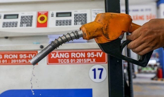Giá xăng tiếp tục tăng