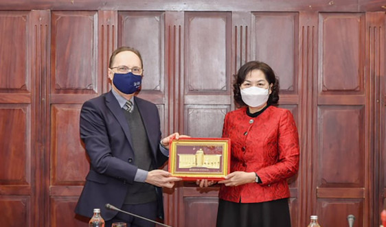 Thống đốc Ngân hàng Nhà nước Nguyễn Thị Hồng tiếp Đại sứ Liên bang Nga tại Việt Nam