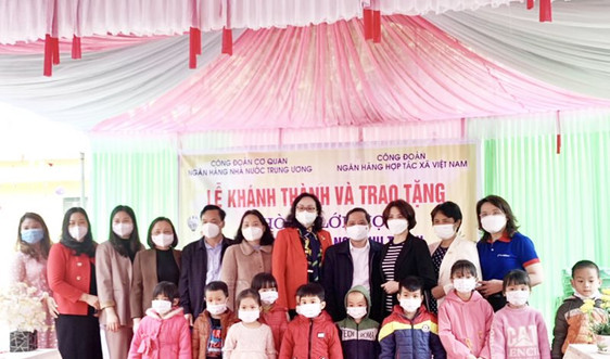 Trao tặng phòng học tại điểm trường mầm non khu Trệch, xã Thiết Ống, huyện Bá Thước, tỉnh Thanh Hóa