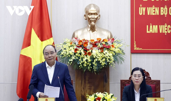 Chủ tịch nước Nguyễn Xuân Phúc làm việc lãnh đạo chủ chốt tỉnh Quảng Ngãi