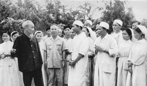 Kỷ niệm 67 năm ngày Thầy thuốc Việt Nam (27/2/1955 – 27/2/2022): Thành tựu của ngành Y tế trong việc phòng chống dịch bệnh 