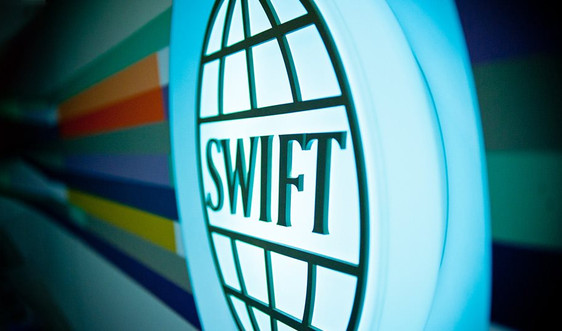 EU, Anh, Canada, Mỹ sẽ loại một số ngân hàng Nga khỏi SWIFT