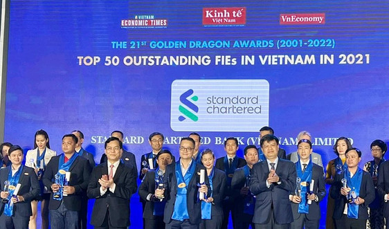 Ngân hàng Standard Chartered Việt Nam được vinh danh “Ngân hàng nước ngoài hàng đầu Việt Nam” năm 2021
