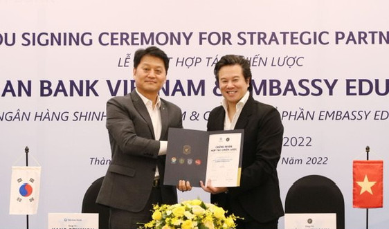 Ngân hàng Shinhan Việt Nam và Hệ sinh thái Giáo dục Sáng tạo Embassy Education ký hợp tác chiến lược