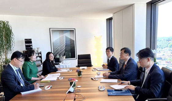 Thống đốc Nguyễn Thị Hồng tiếp xã giao Thống đốc NHTW Hàn Quốc và Thống đốc NHTW Hy Lạp