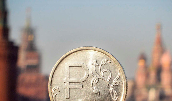 Điều gì sẽ ảnh hưởng đến tỷ giá đồng rúp trong những tháng cuối năm?