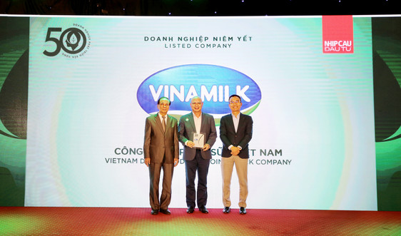 Vinamilk nhận giải thưởng Top 50 doanh nghiệp Phát triển Bền vững năm 2022