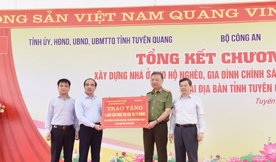 Ngành Ngân hàng tham gia hỗ trợ xây dựng 1.400 căn hộ cho các hộ nghèo tỉnh Tuyên Quang