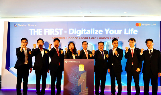 Shinhan Finance hợp tác cùng Mastercard ra mắt thẻ tín dụng quốc tế THE FIRST