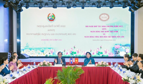 Thống đốc Nguyễn Thị Hồng và Thống đốc Bounleua Sinxayvoravong đối thoại với các ngân hàng thương mại Việt Nam đang hoạt động tại Lào