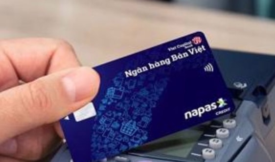 Thẻ tín dụng nội địa góp phần đẩy lùi tín dụng đen