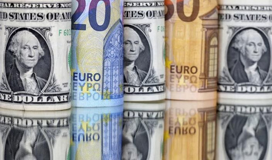 Đồng Euro giảm xuống mức thấp nhất trong 20 năm sau khi Nga ngừng cấp khí đốt