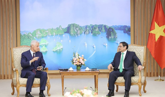 Tổng Giám đốc toàn cầu của Standard Chartered khẳng định tiếp tục đầu tư vào Việt Nam