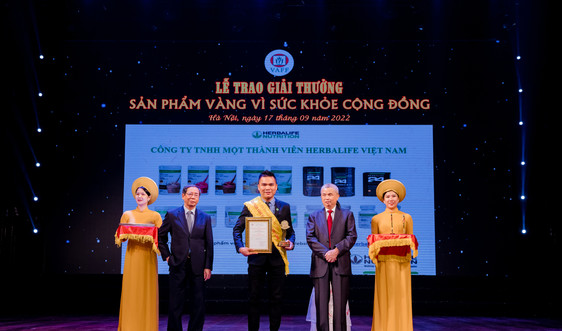 Herbalife Việt Nam nhận Giải thưởng “Sản phẩm Vàng vì sức khỏe cộng đồng năm 2022”