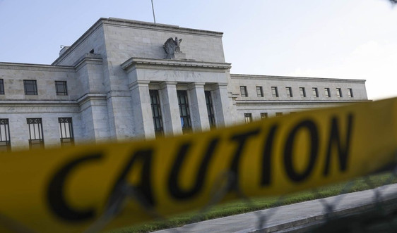 Theo chân FED, một loạt các ngân hàng trung ương điều chỉnh tăng lãi suất
